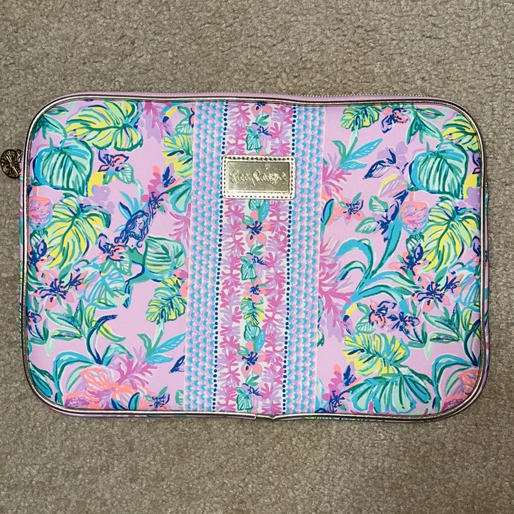 NWOT Lilly Pulitzer Tech Sleeve